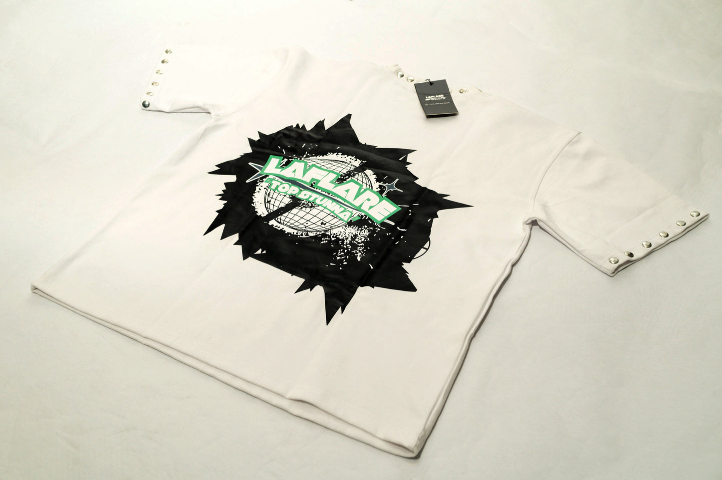 BATTLE TESTED TEE - COSMO