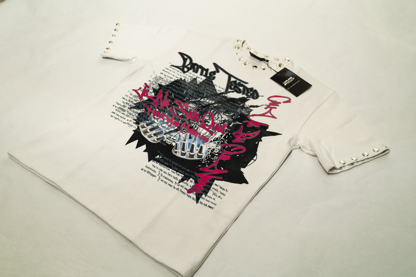 BATTLE TESTED TEE - WANDA
